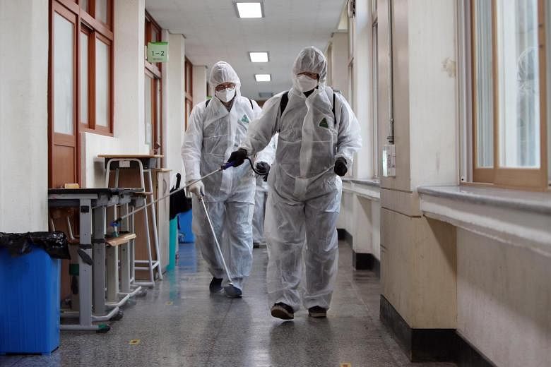 Korea Selatan bersiap menghadapi kekurangan tempat tidur ketika kasus virus korona mendekati level tertinggi sembilan bulan