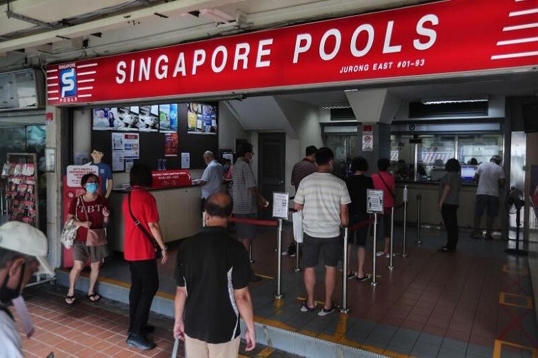 Singapore Pools dibuka kembali, dengan penumpang mengunjungi cabang di seluruh pulau